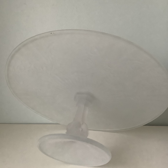 New Vintage Quebec Glass Cake pedestal stand - Picture 4 of 8